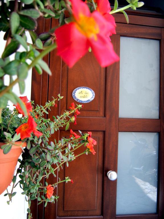 Ai Due Cortili Apartamento Trapani Quarto foto