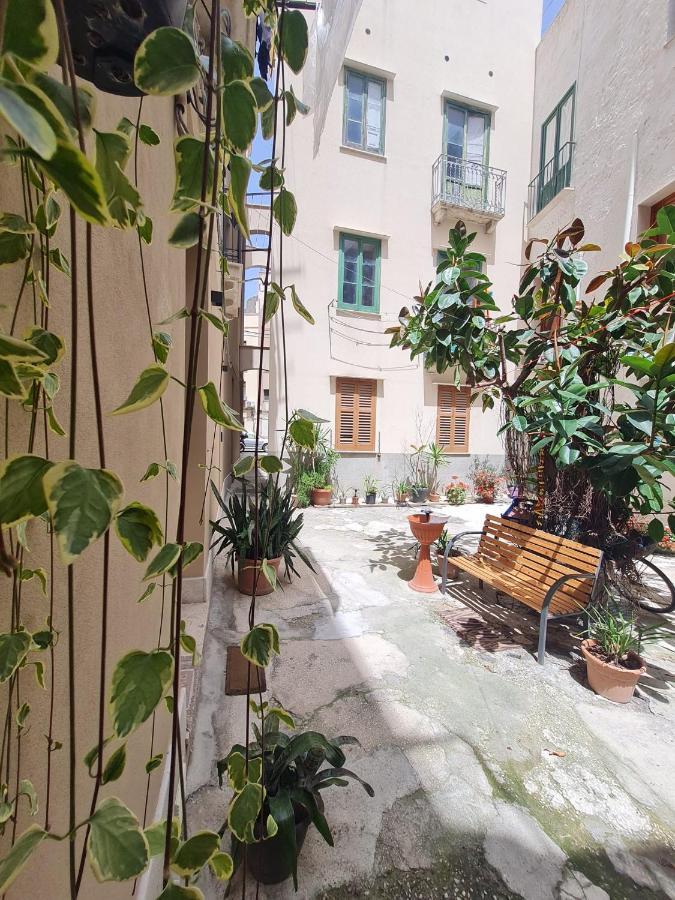 Ai Due Cortili Apartamento Trapani Exterior foto