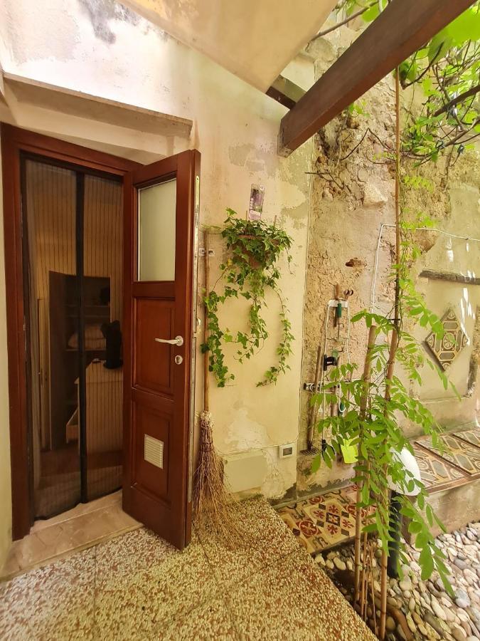 Ai Due Cortili Apartamento Trapani Exterior foto